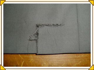 洋服（上着）のカギ裂き破れ